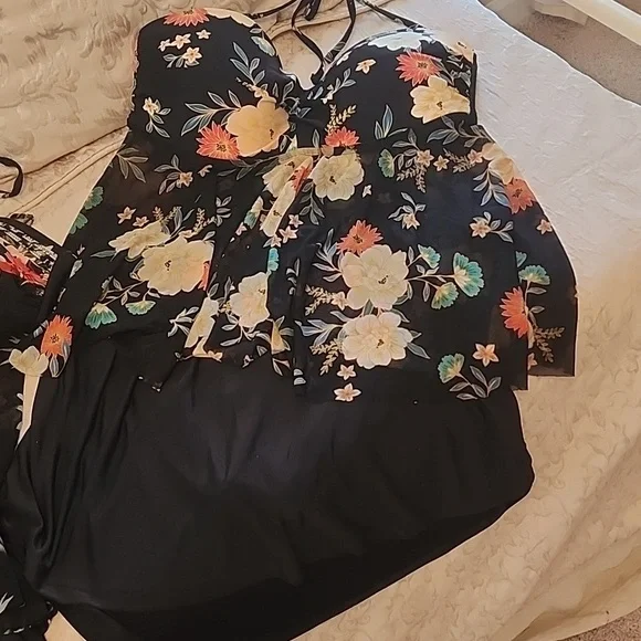 3 Womens Bathings Suits - Picture 4 of 13